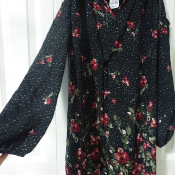 LE CHATEAU black & red long sleeve cold shoulder chiffon floral dress - Picture 12 of 12